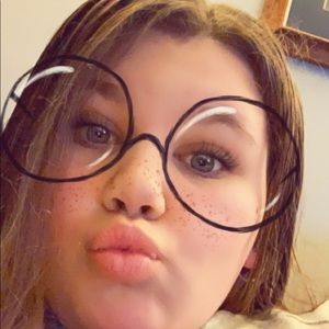 Meet your Posher, Lea